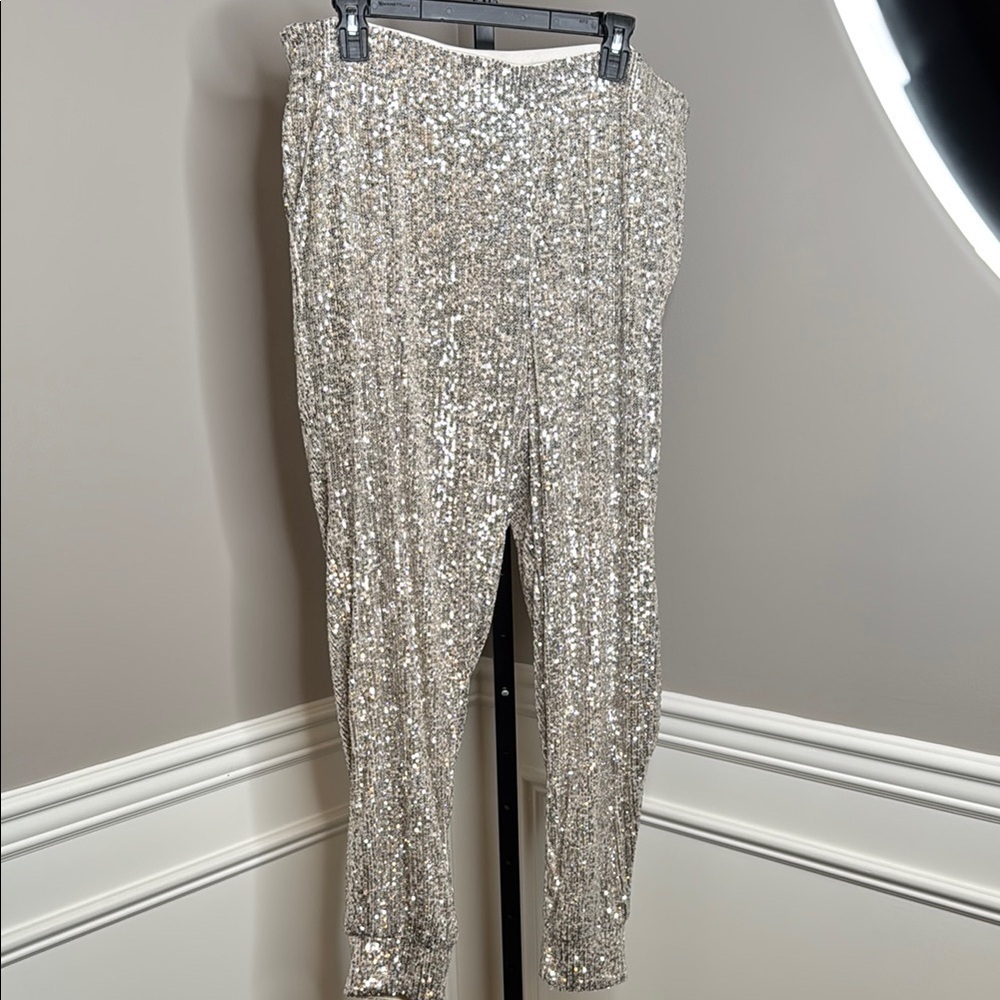 Cable & Gauge champagne Sequin joggers size extra large